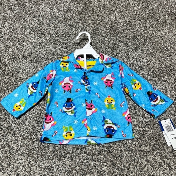 pinkfong Other - Nickelodeon Baby Shark Pinkfong 12 M Winter Christmas Long Sleeve Top Only
